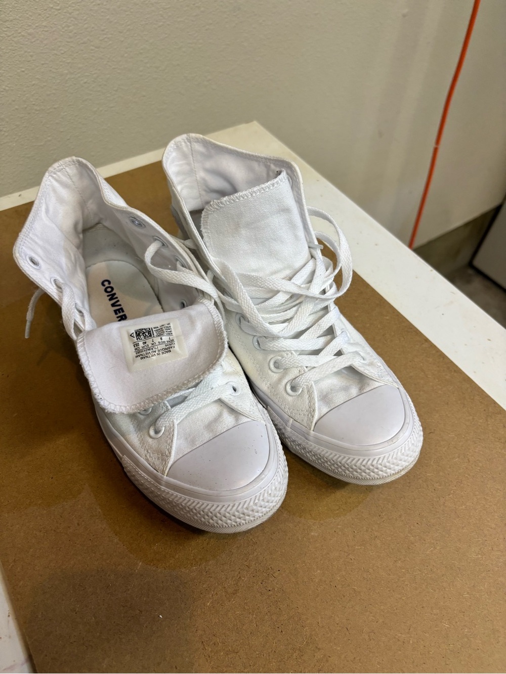 Converse Women's 9/Men’s 7 or 8, White High Top Canvas Sneakers